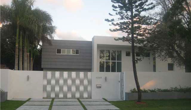 Coconut Grove ContemporaryLuxury Home